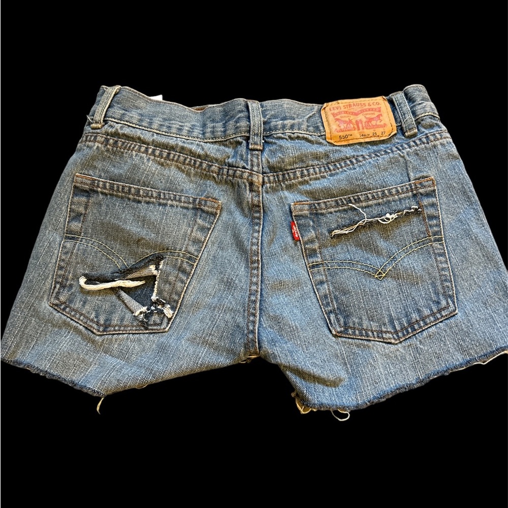 levi’s 550 shorts.